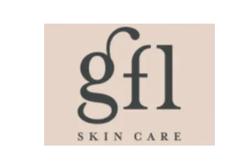 Logótipo da marca gfl skin care em fundo creme