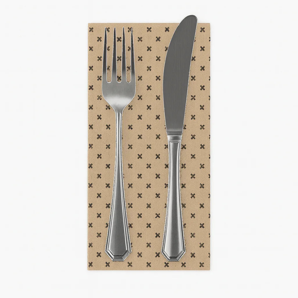 Guardanapos de Mesa Eco Nature Deco Dobrados 1-6 PPP 30x40cm com talheres em fundo decorativo.