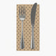 Guardanapos de Mesa Eco Nature Deco Dobrados 1-6 PPP 30x40cm com talheres em fundo decorativo.