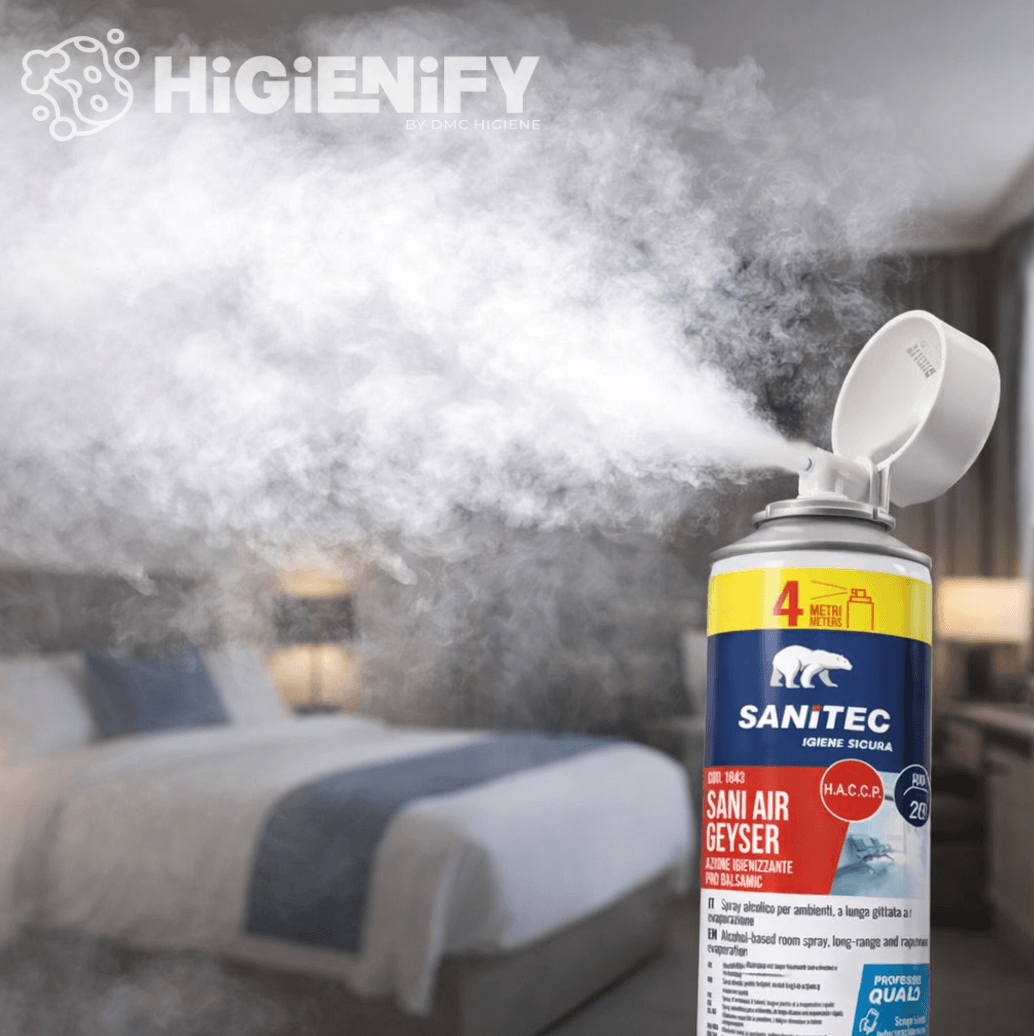 Aerossol de Spray Ambientador e Higienizante Industrial 500ml da marca SANITEC AIR GEYSER em uso num quarto de hotel