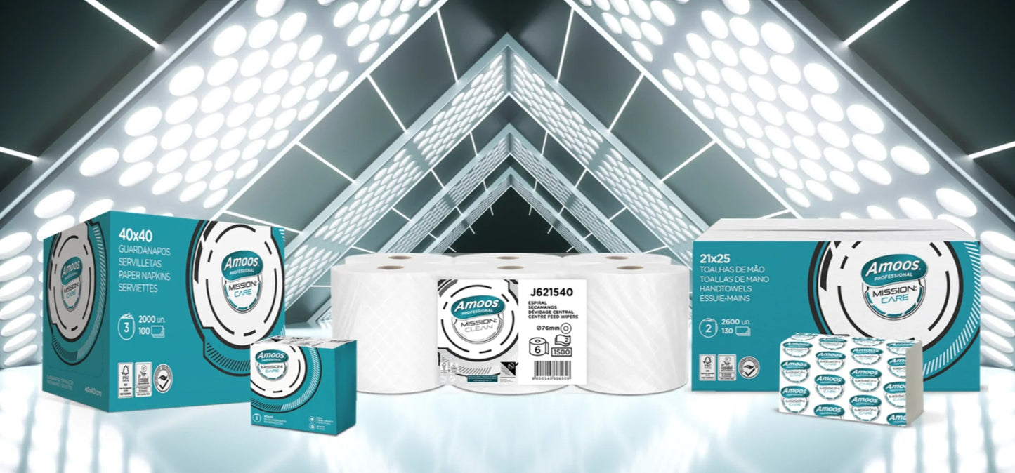 Papel Higiénico Jumbo Extração Central 180M 2F AMOOS em pack com outras variedades e embalagem moderna.