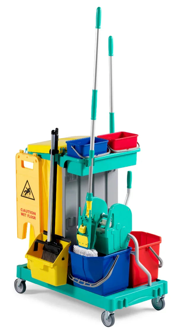 Carrinho Limpeza Compacto TTS ML com utensílios de limpeza, baldes e aviso de piso molhado.
