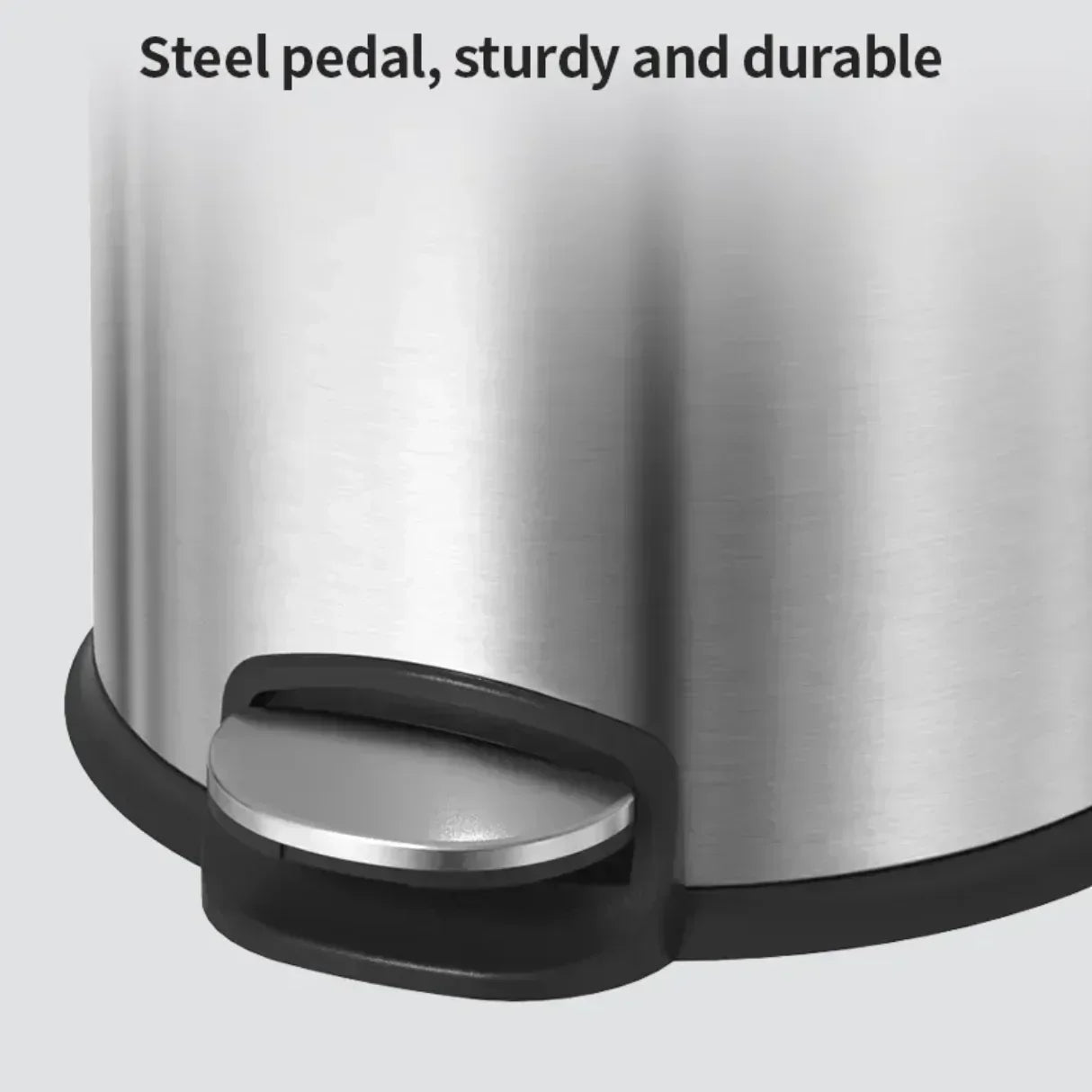 Balde Lixo Inox com Pedal, pedal de aço, robusto e durável, ideal para uso profissional em hotéis.