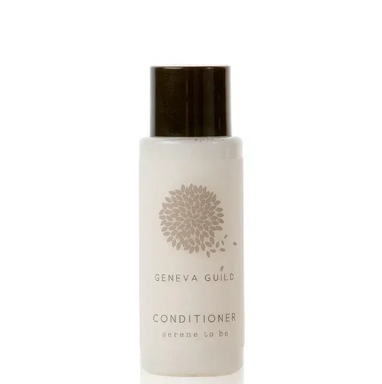 Condicionador de Cabelo Geneva Guild Frasco 30ml - frasco branco com tampa preta, em ambiente neutro.