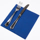 Guardanapos de Mesa Azuis Folha Dupla PPP 40x40cm com talheres prateados