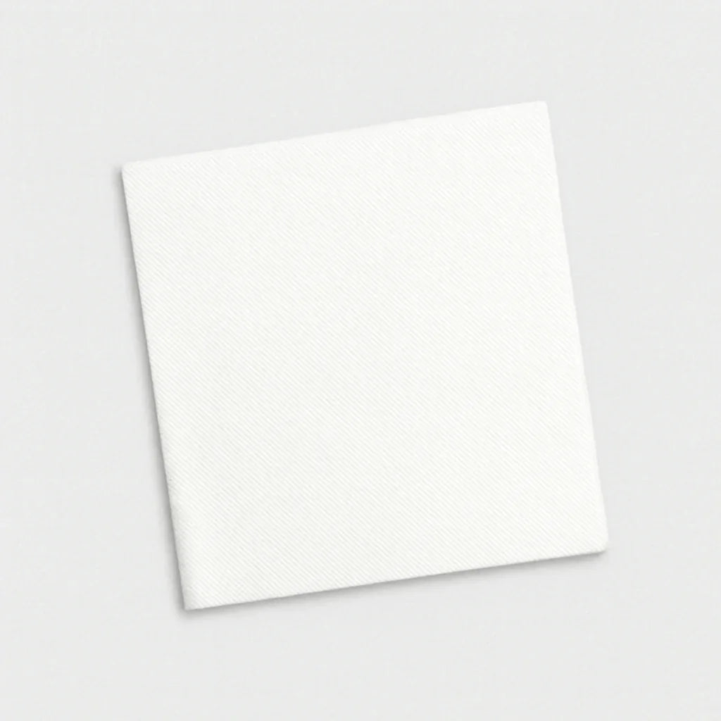 Guardanapos de Bar Brancos Folha Dupla AIRSOFT 20x20cm em fundo branco.