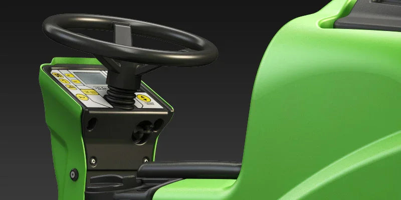 Máquina Lavadora de Pavimentos Condutor Sentado IPC CT80 - Visão do painel e volante do condutor