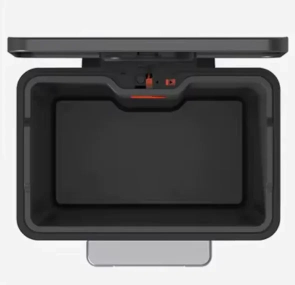 Interior do Balde Lixo Inox com Pedal XL 45L, espaço amplo e moderno para uso profissional.