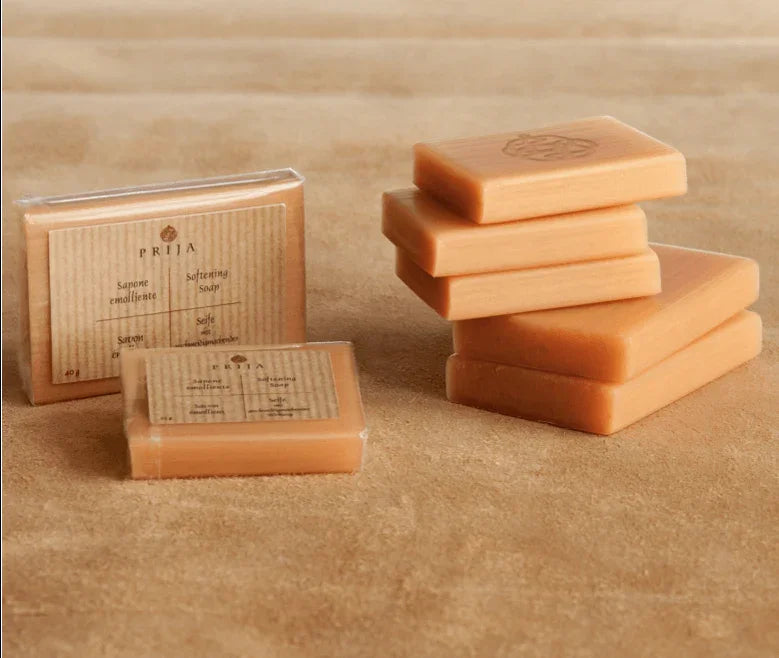 Sabonete Sólido PRIJA 40g em embalagem, exibindo vários sabonetes sobre superfície suave
