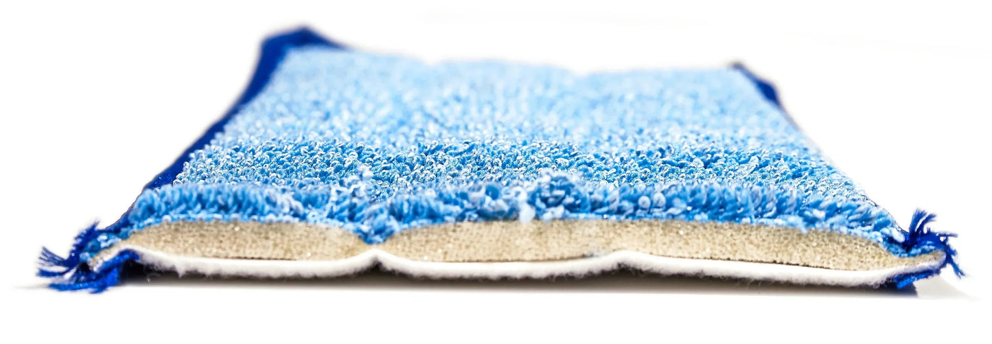 Mopa Microfibra Super Absorvente 60cm para Sistema Velcro vista lateral, mostranto material azul e propriedades de limpeza.