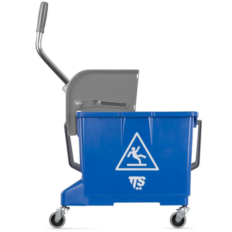 Carrinho Lavagem Pavimentos TTS apresentado em azul com sinal de aviso de piso escorregadio.