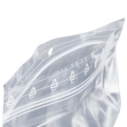 Sacos Plástico Transparentes com Fecho Zip 16x22cm, imagem de detalhe do fecho zip e material transparente.