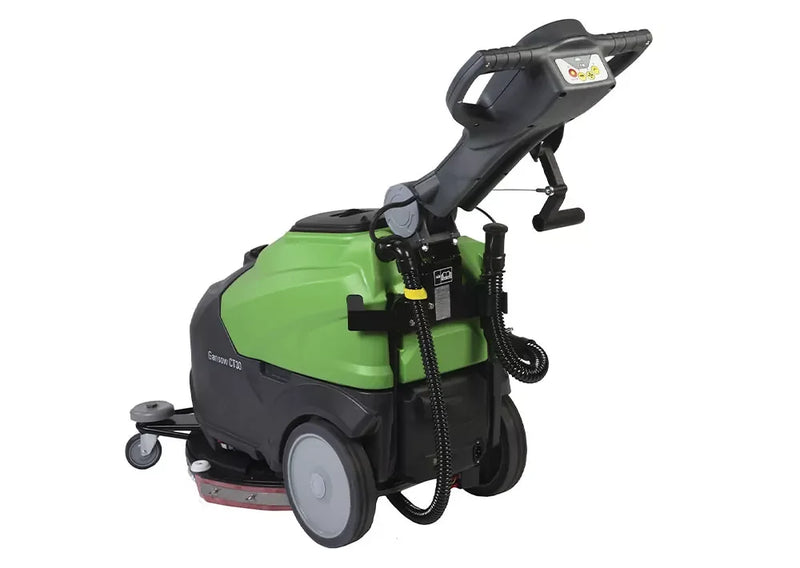 Máquina Lavadora de Pavimentos IPC CT30 C45 vista lateral com cabo elétrico e condutor apeado.